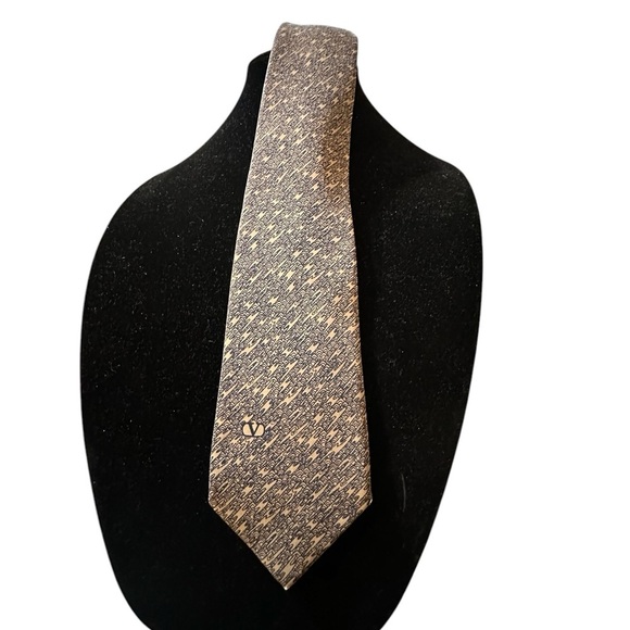 Valentino Cravatte Textured Silk NeckTie in Gray Taupe with Valentino Italy - Picture 1 of 5